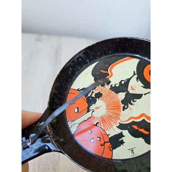 T cohn Halloween toy witch pumpkin vintage metal - Picture 10 of 11